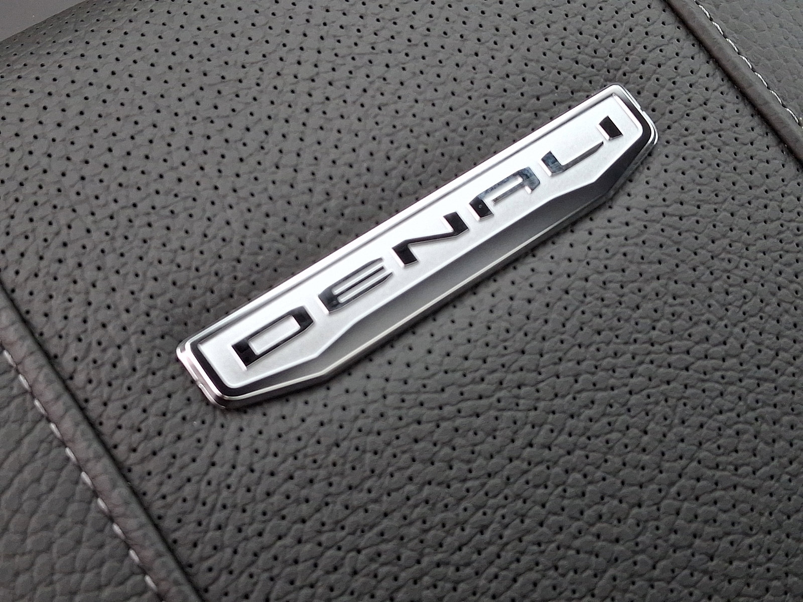 New 2026 GMC Sierra 3500 Denali w/ Denali Reserve Package image 24