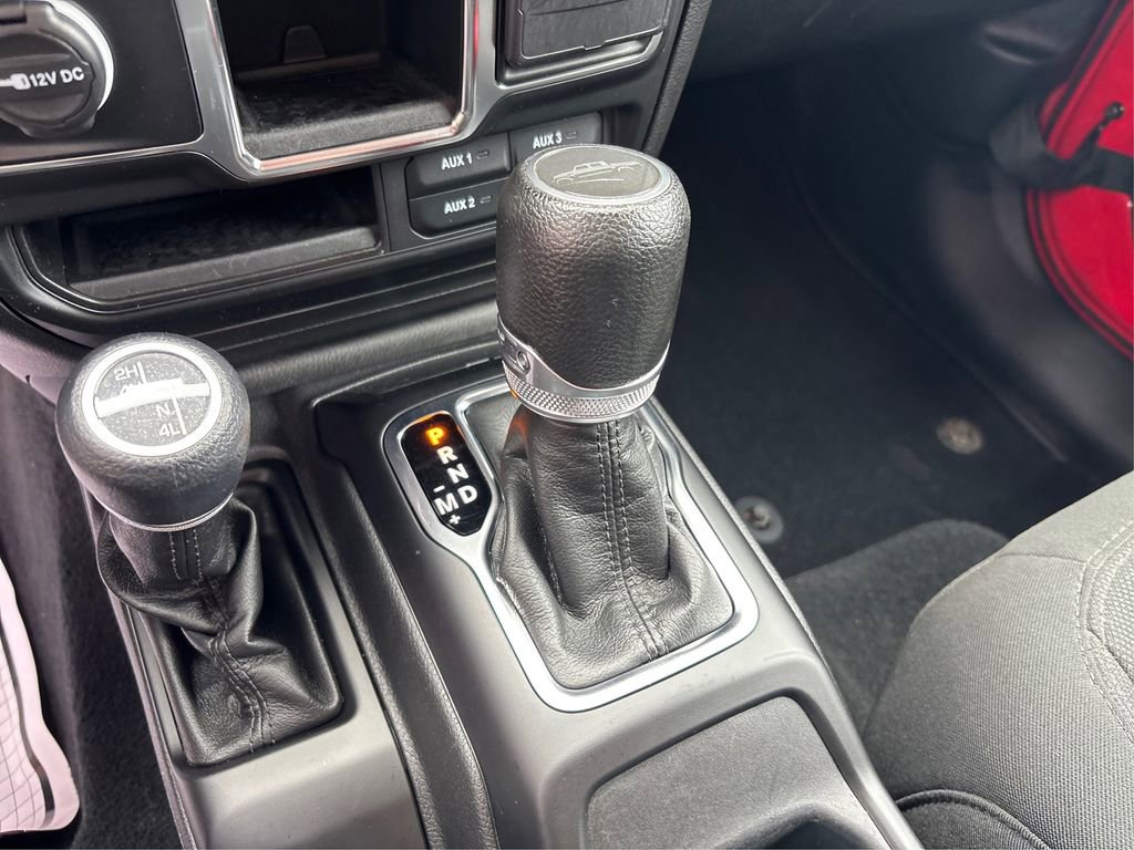 Used 2023 Jeep Gladiator Sport AWD/4WD image 30