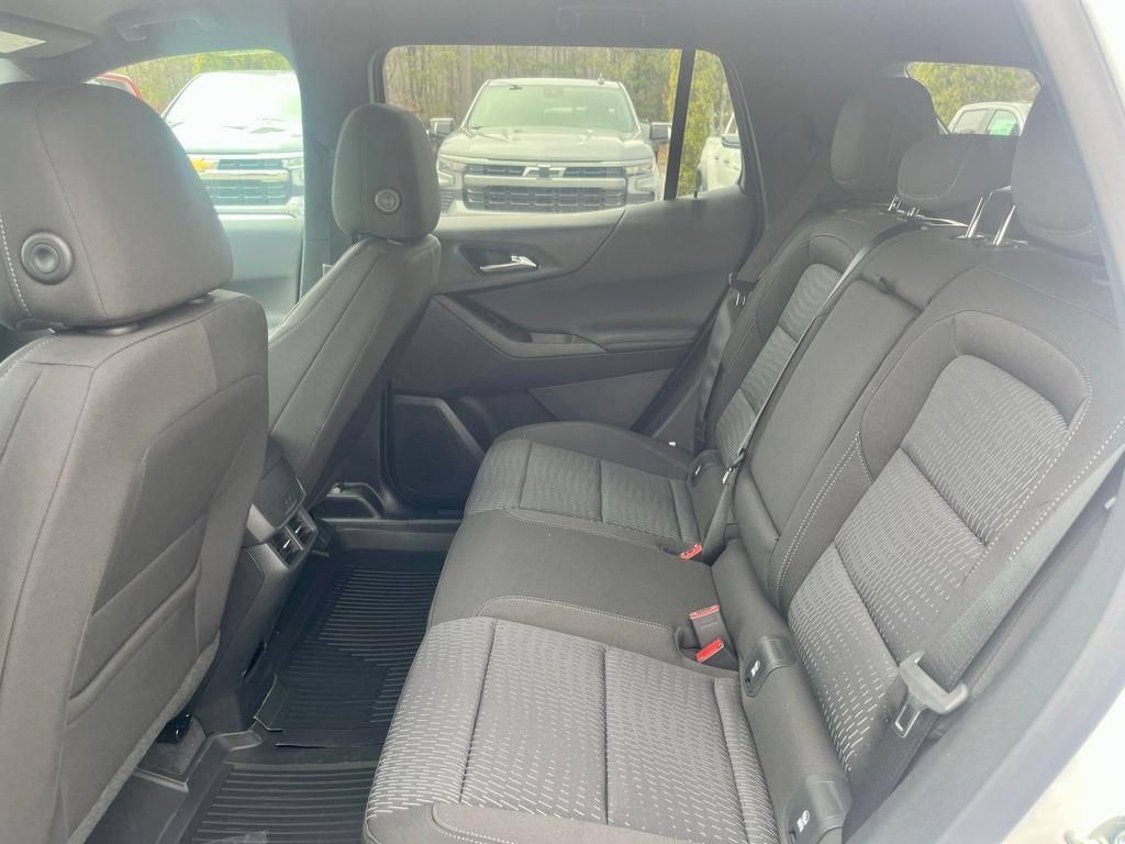 New 2026 Chevrolet Equinox LT w/ Safety and Technology Package AWD/4WD image 24