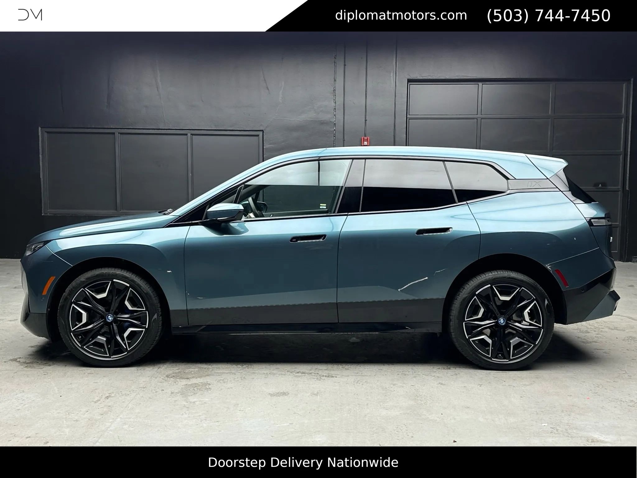 Used 2025 BMW iX xDrive50 w/ Premium Package image 3