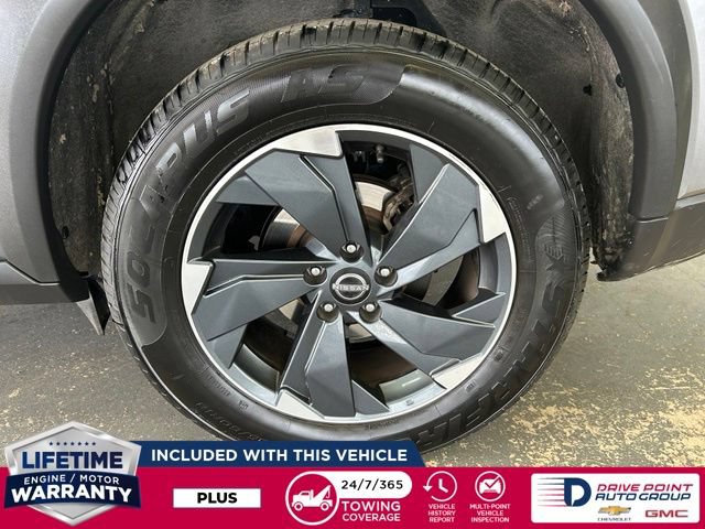 Used 2024 Nissan Rogue SV AWD/4WD image 9