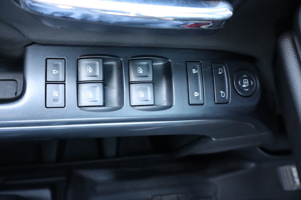 Used 2018 Chevrolet Silverado 1500 LT w/ All Star Edition AWD/4WD image 23