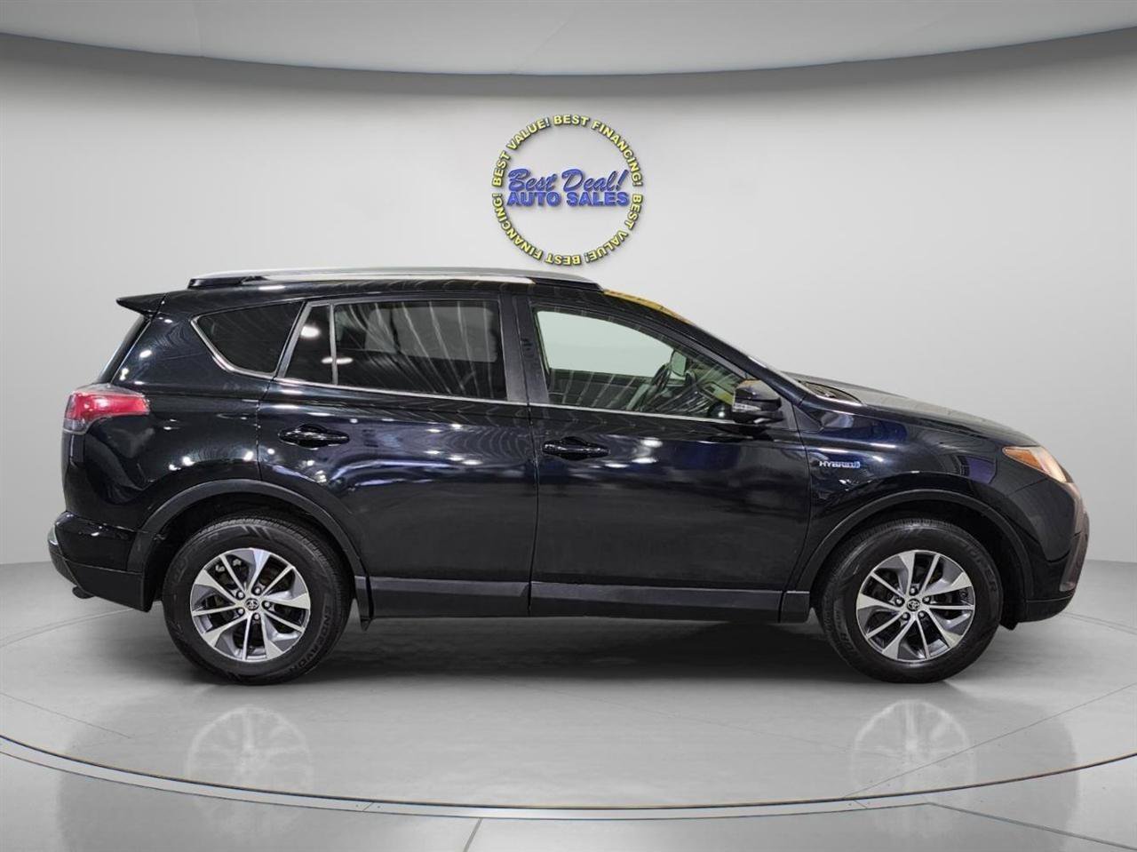 Used 2016 Toyota RAV4 XLE w/ Convenience Package AWD/4WD image 7