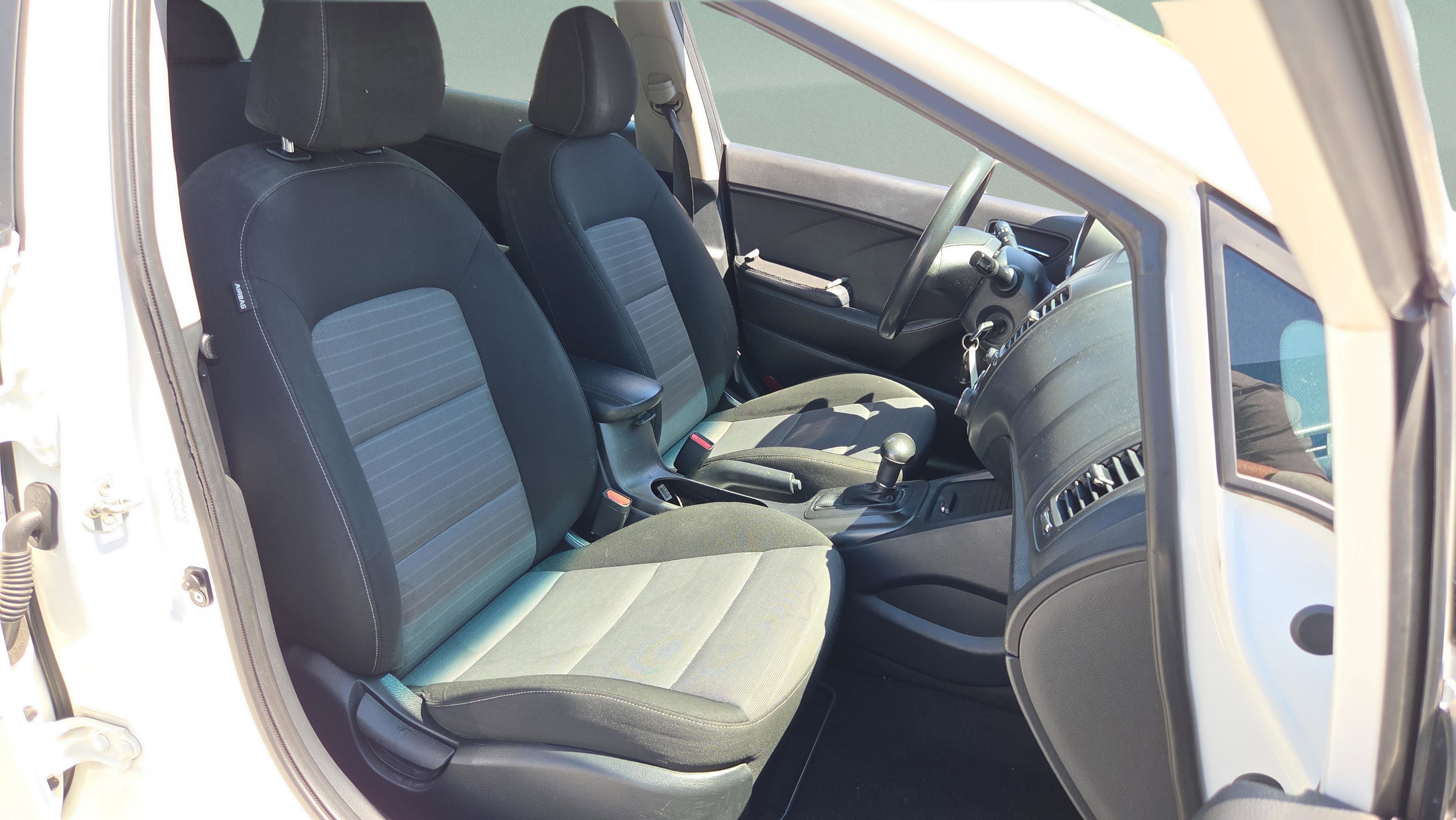 Used 2016 Kia Forte LX image 17