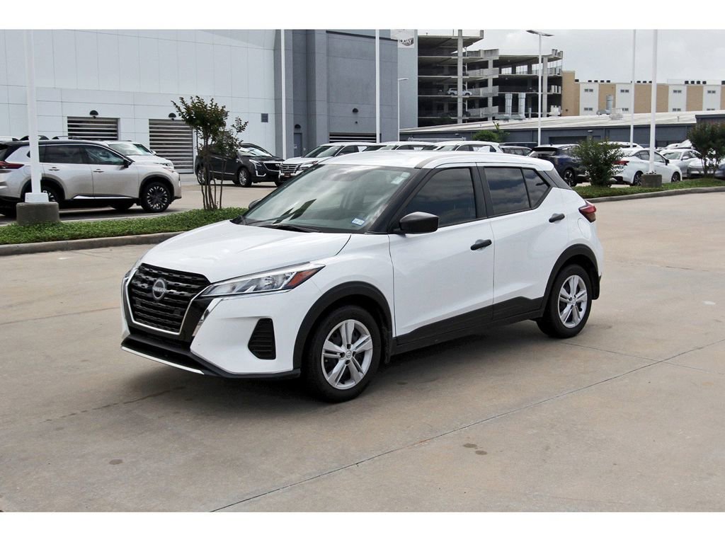 Used 2024 Nissan Kicks S image 2