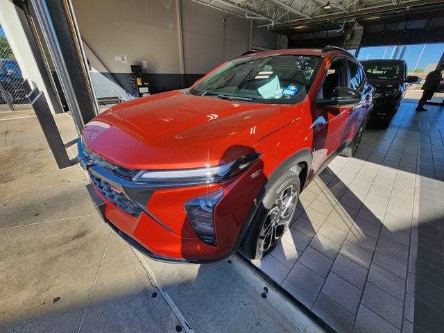Used 2024 Chevrolet Trax RS w/ Driver Confidence Package FWD video 3
