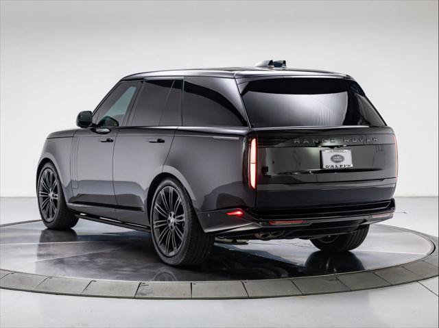 Used 2025 Land Rover Range Rover SE AWD/4WD image 3
