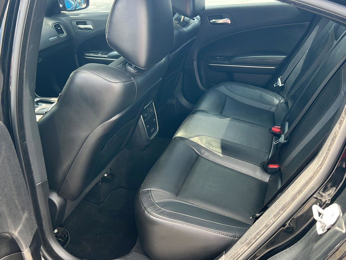 Used 2019 Dodge Charger SXT w/ Leather Interior Group image 11
