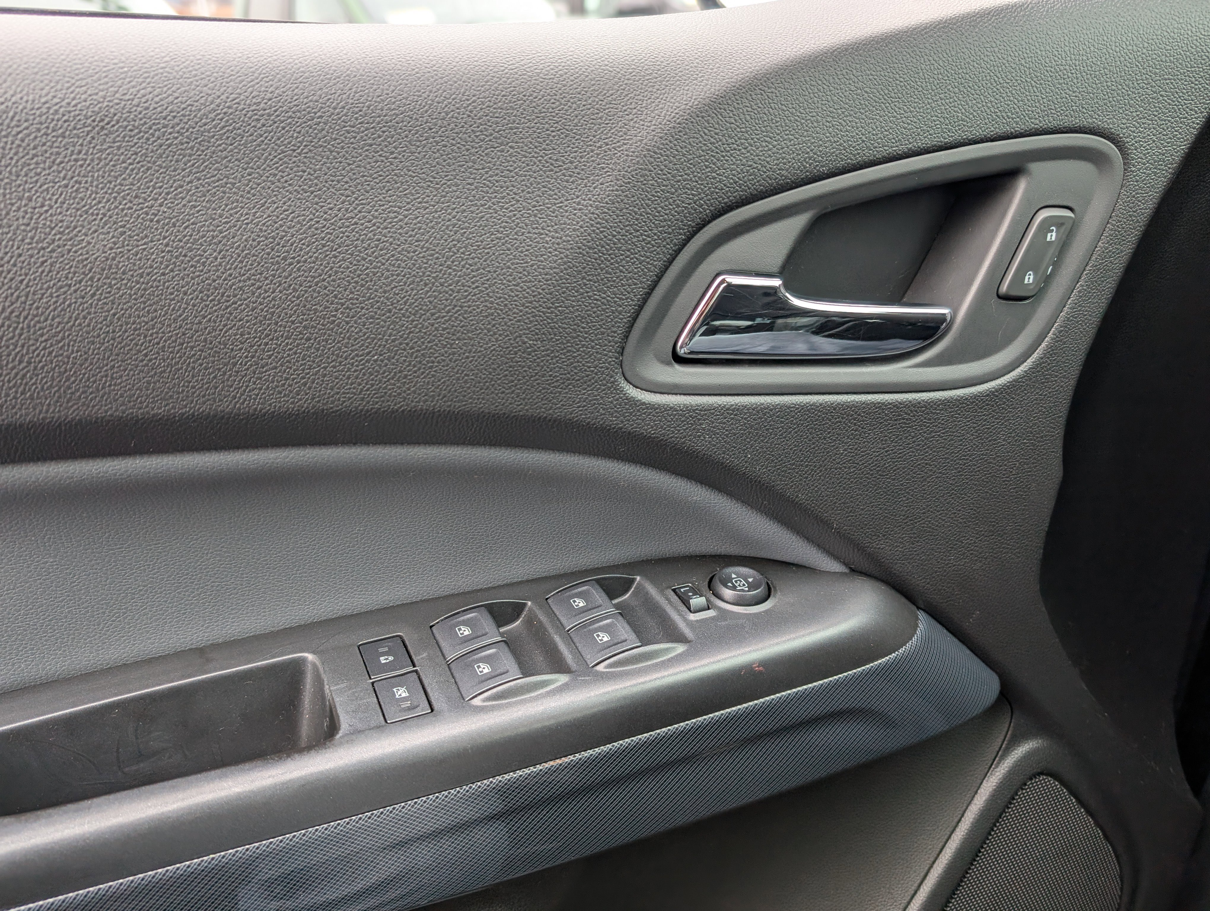 Used 2018 Chevrolet Colorado Z71 w/ Z71 Midnight Edition image 19