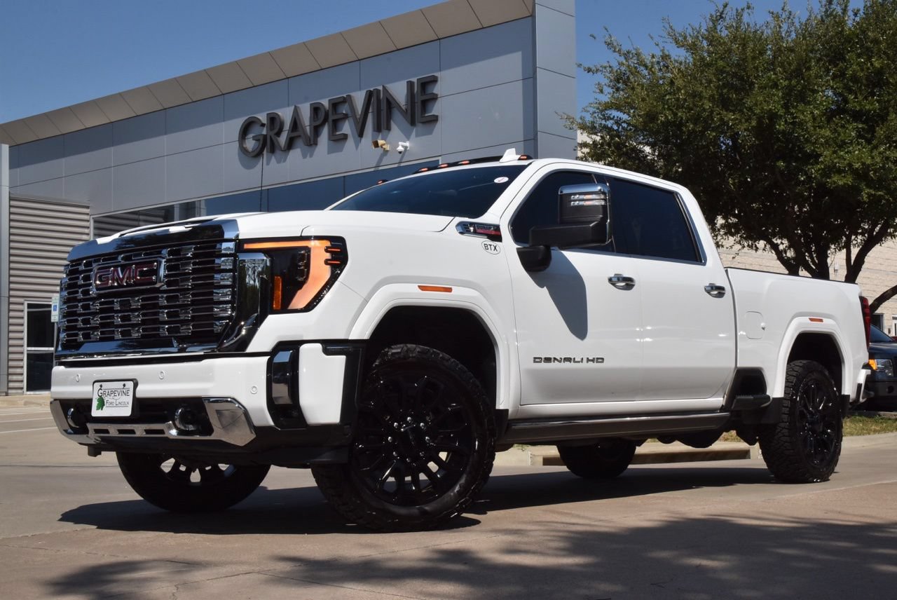 Used 2024 GMC Sierra 2500 Denali w/ Denali Reserve Package AWD/4WD image 2