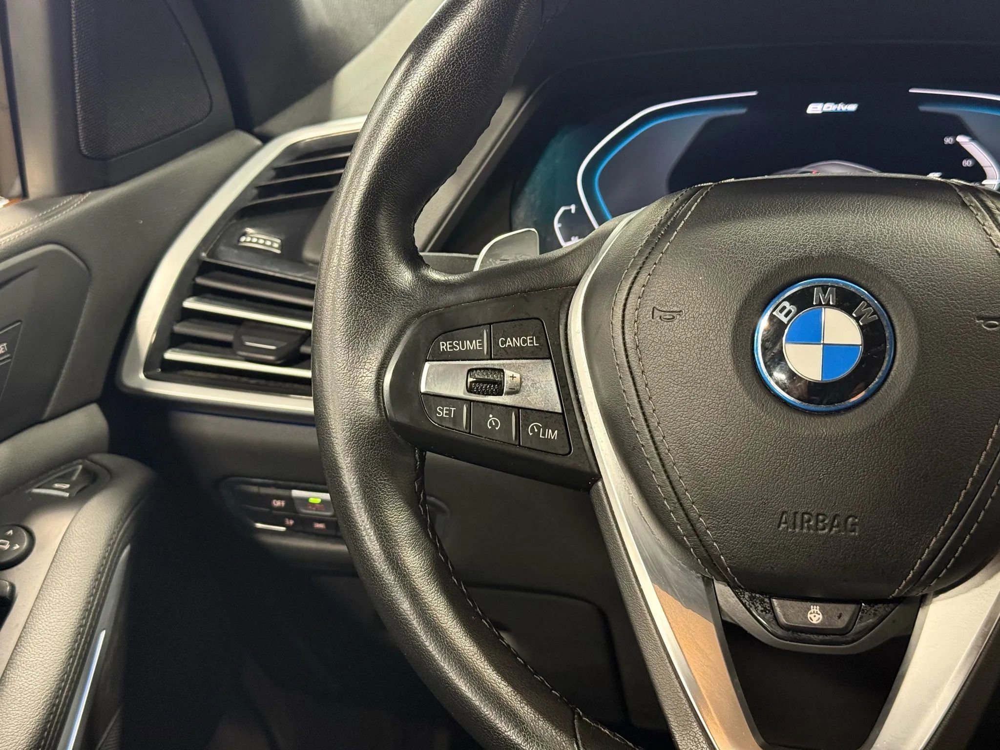 Used 2022 BMW X5 xDrive45e image 16