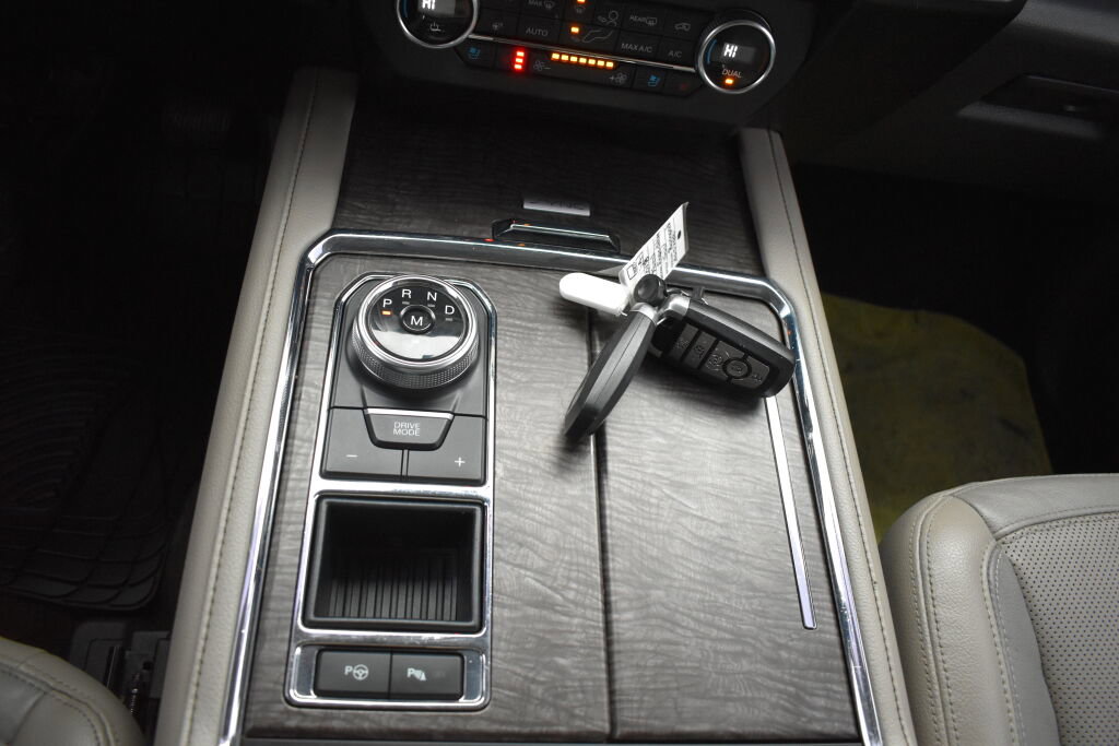 Used 2018 Ford Expedition Limited w/ Equipment Group 302A image 24