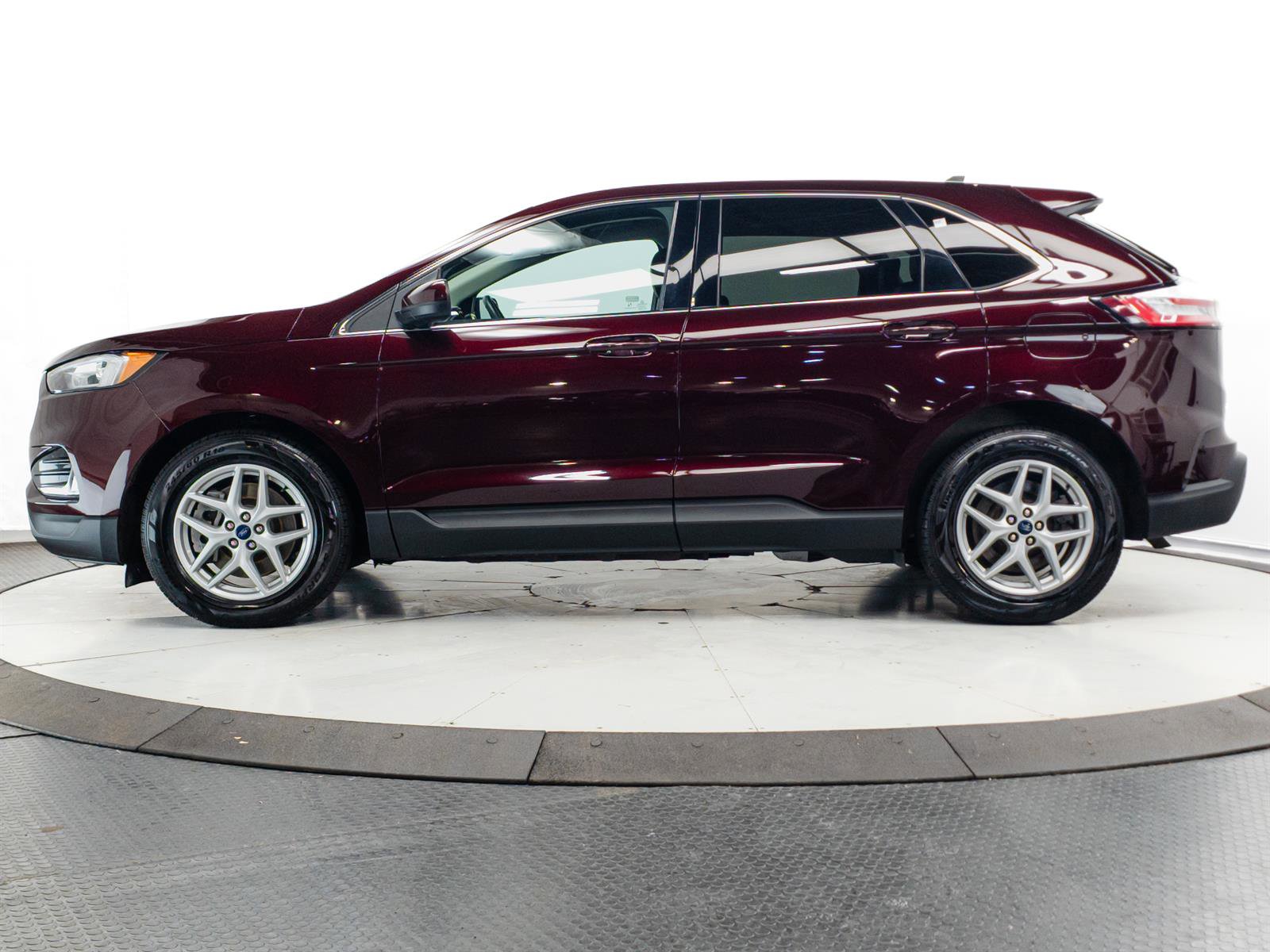 Used 2021 Ford Edge SEL AWD/4WD image 6
