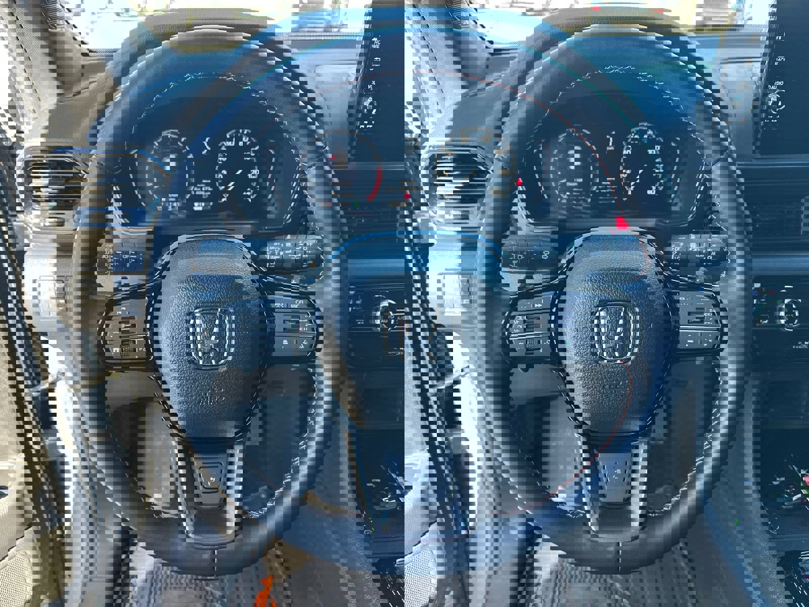 Used 2025 Honda Pilot TrailSport image 24