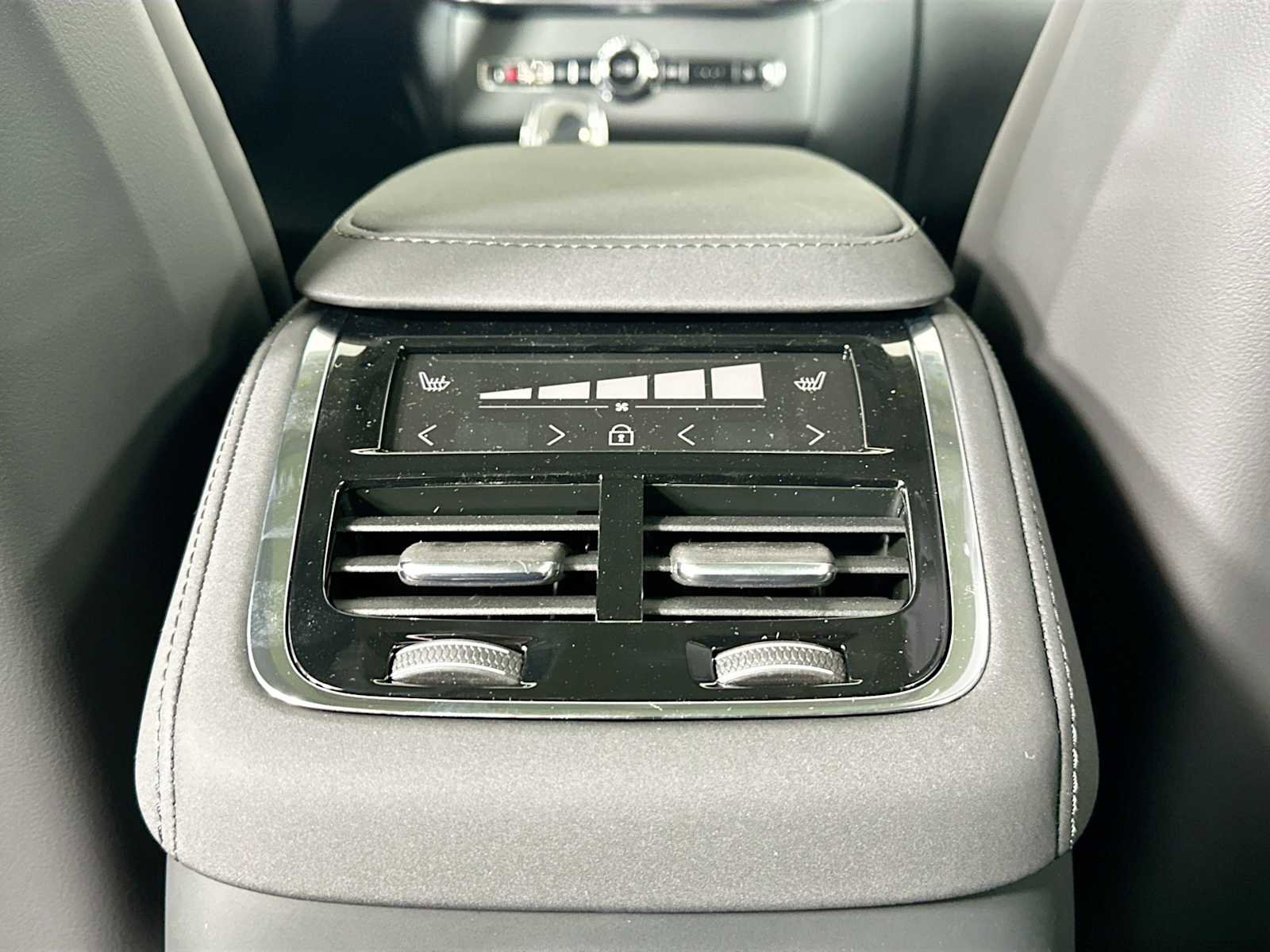 Used 2025 Volvo XC90 T8 Ultra w/ Protection Package Premier image 23