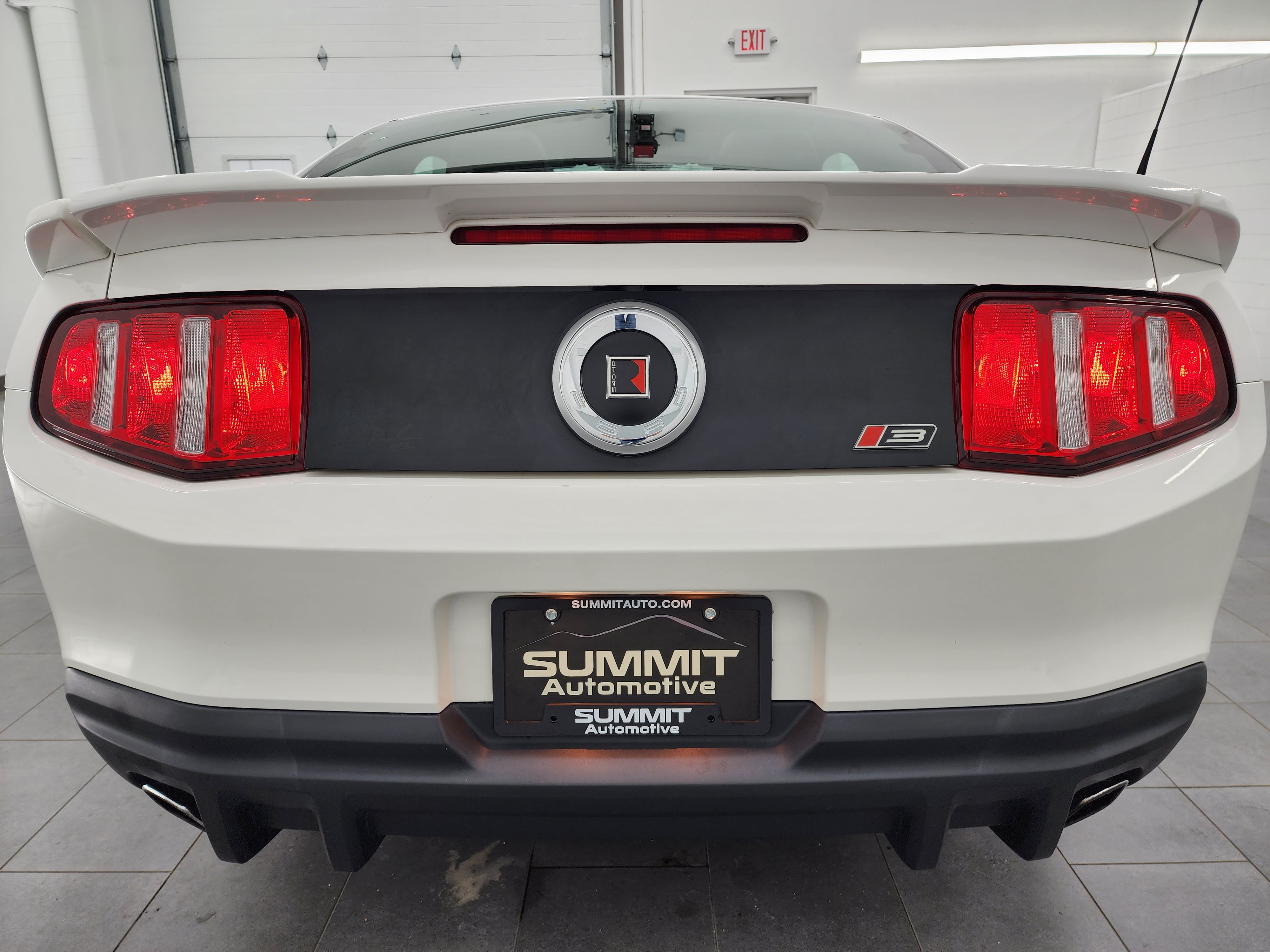 Used 2012 Ford Mustang GT Premium w/ HID Headlamps & Security Pkg RWD image 32