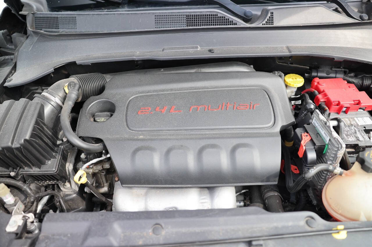 Used 2020 Jeep Compass Trailhawk AWD/4WD image 36