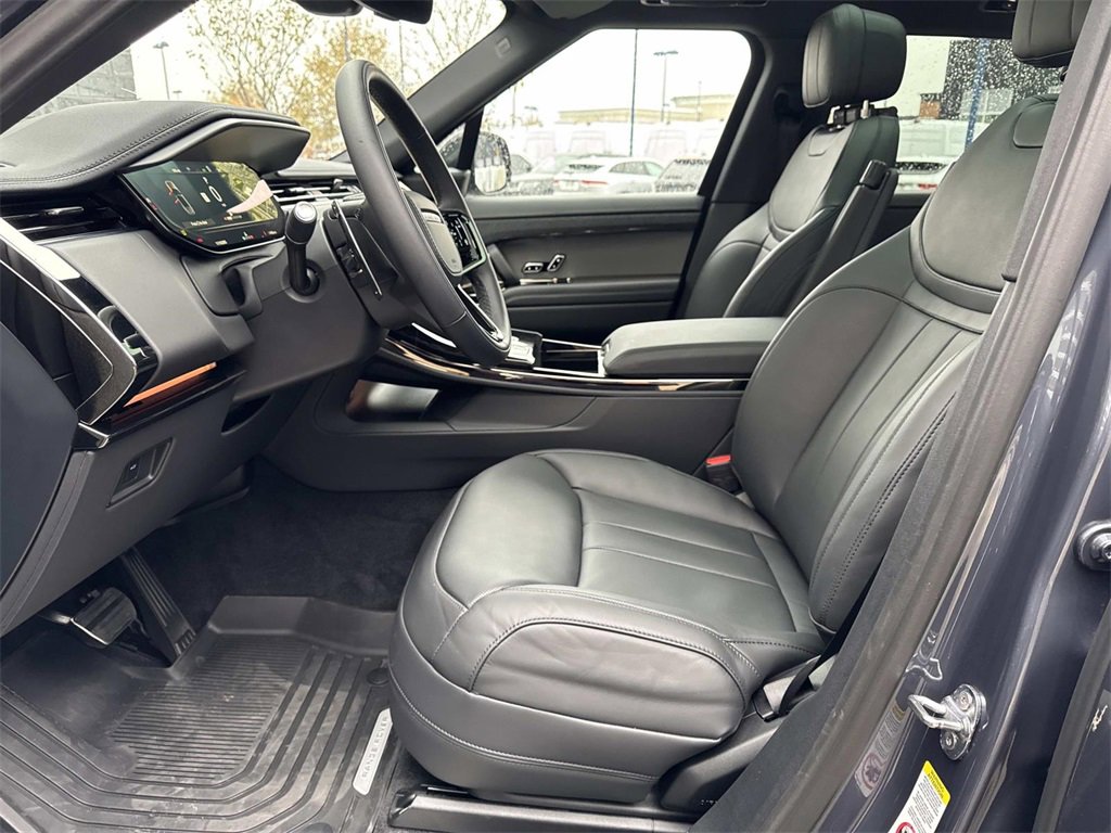 Used 2025 Land Rover Range Rover Sport Dynamic SE image 19