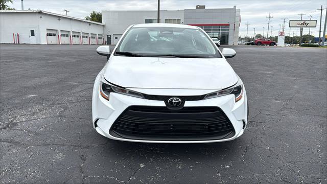 Certified 2025 Toyota Corolla LE FWD image 2