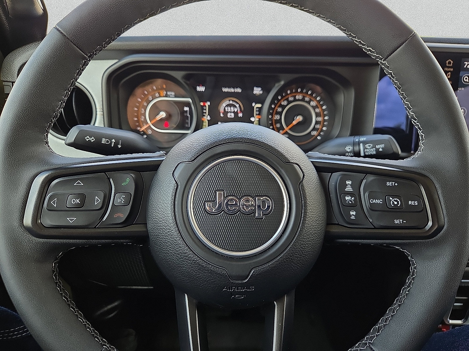 Used 2025 Jeep Gladiator Sport AWD/4WD image 24