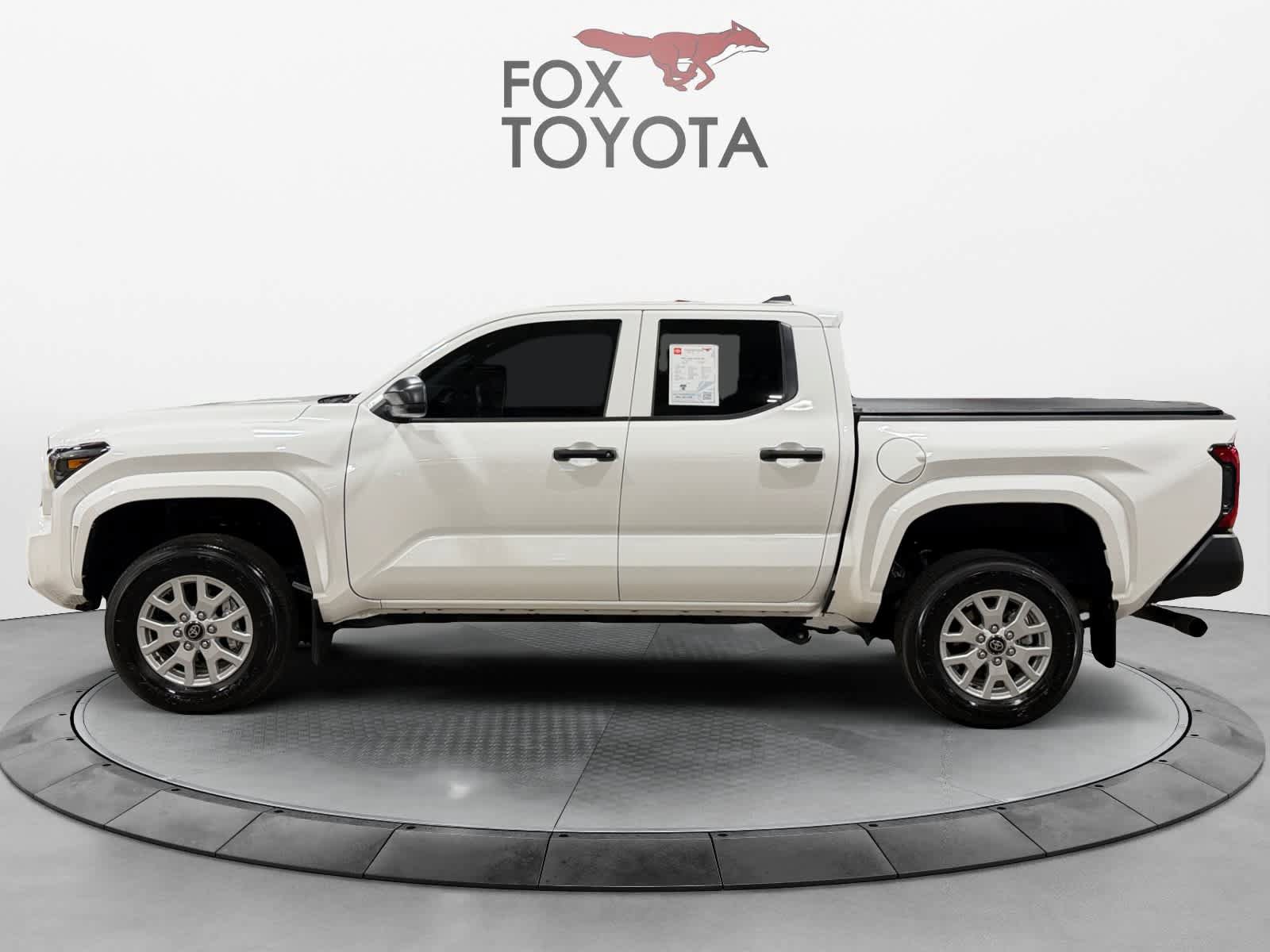 Used 2025 Toyota Tacoma SR w/ SR Upgrade Package AWD/4WD image 3