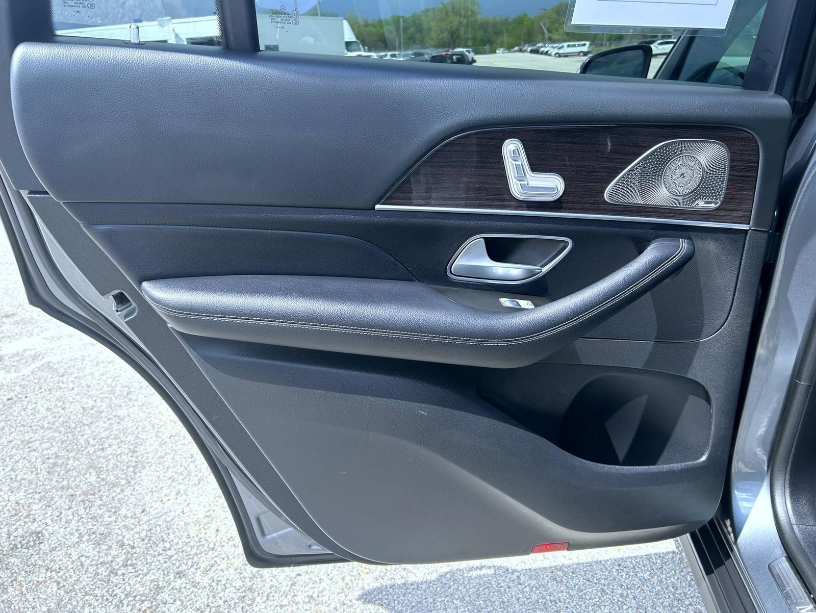 Used 2021 Mercedes-Benz GLS 450 4MATIC image 17