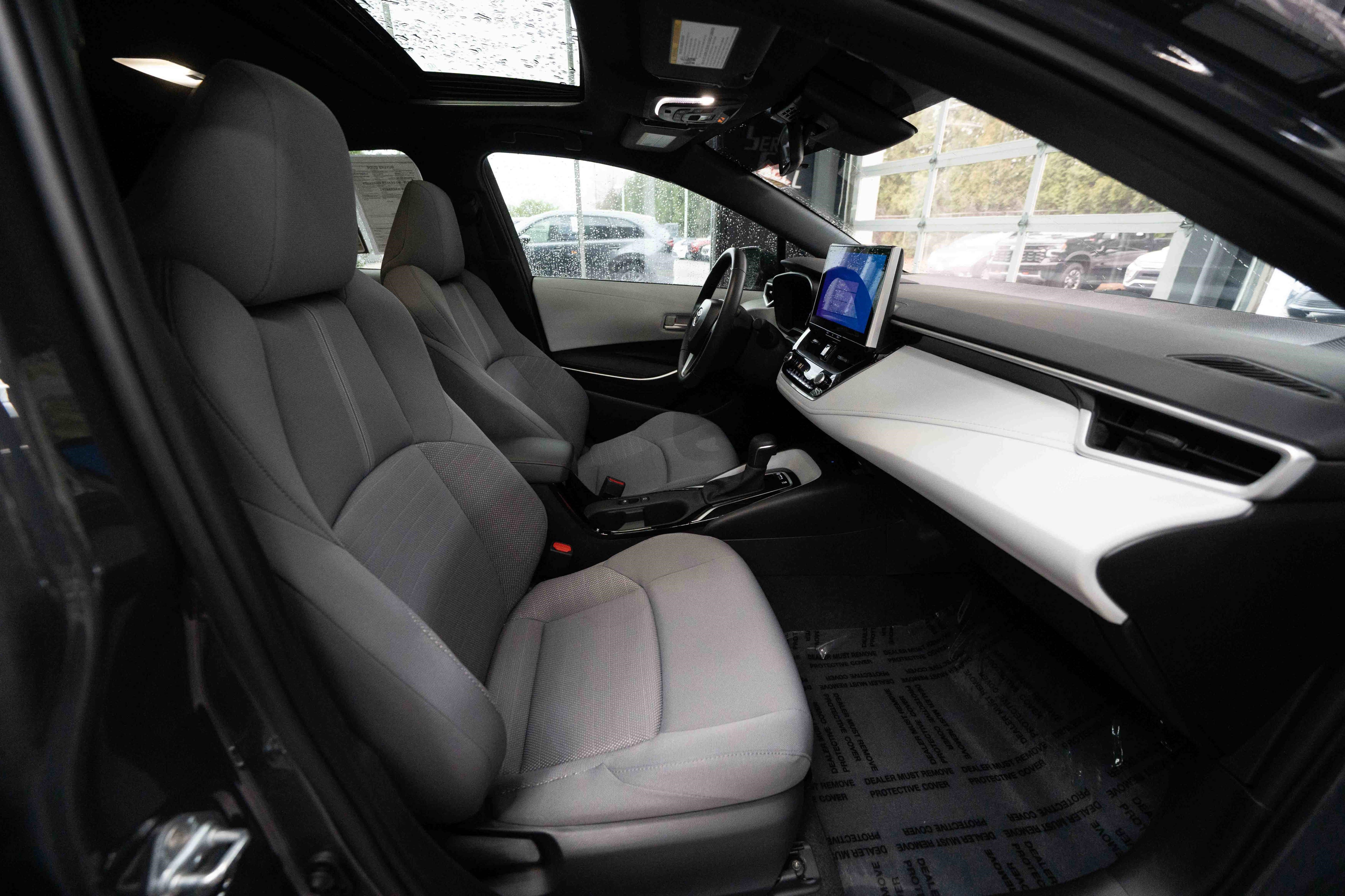 Certified 2025 Toyota Corolla SE w/ SE Premium Package image 27