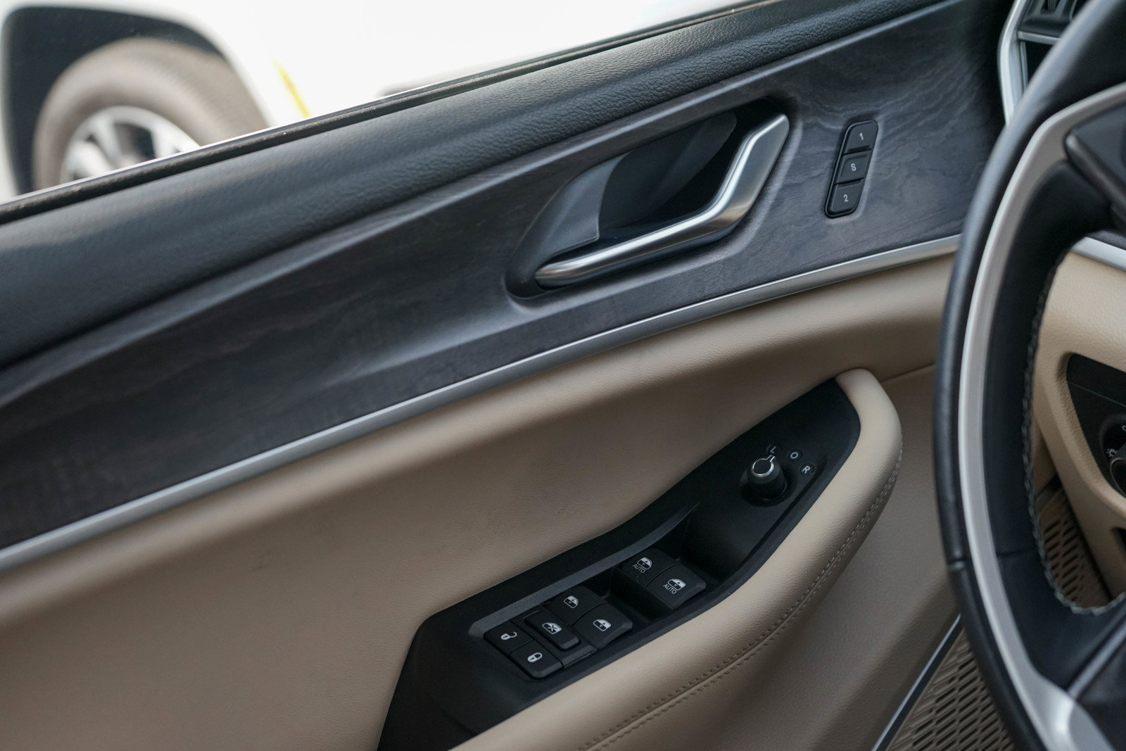 Used 2022 Jeep Grand Cherokee L Limited w/ Luxury Tech Group II image 29