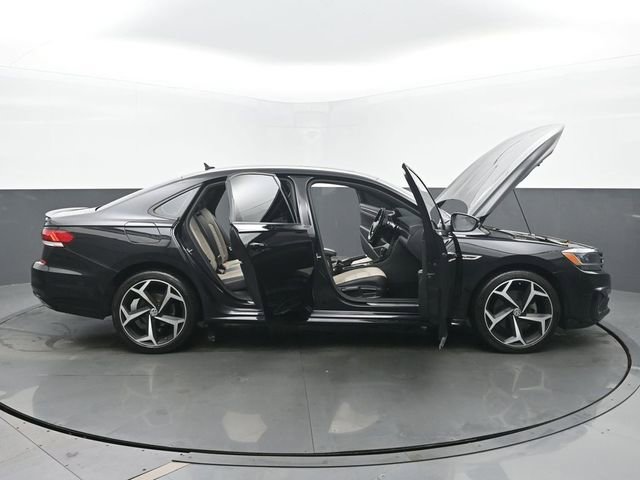 Used 2021 Volkswagen Passat 2.0T R-Line image 57