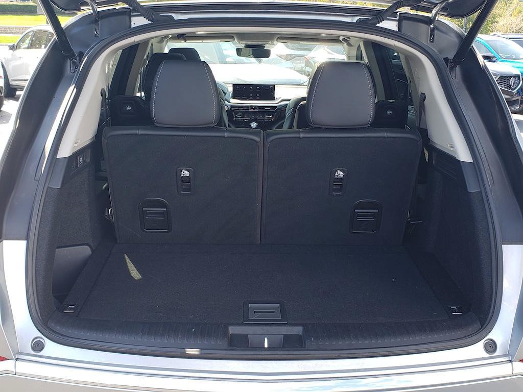 Certified 2023 Acura MDX w/ Technology Package AWD/4WD image 8