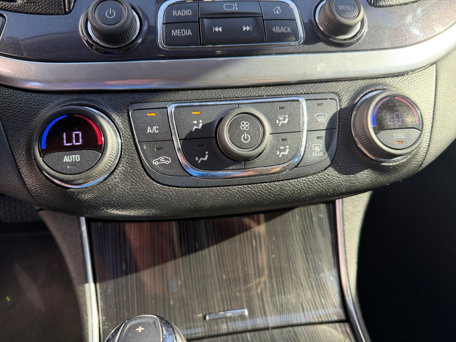Used 2018 Chevrolet Impala LT FWD image 24