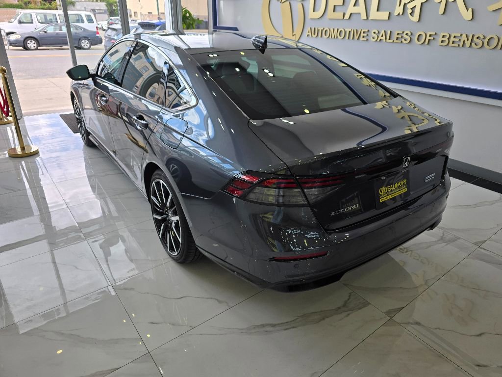 Used 2025 Honda Accord Touring image 7
