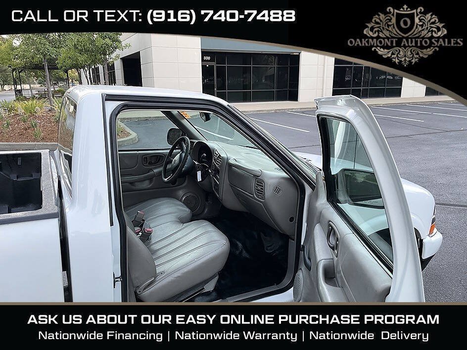 Used 2001 Chevrolet S10 Pickup 2WD Regular Cab w/ Comfort Convenience Pkg image 10