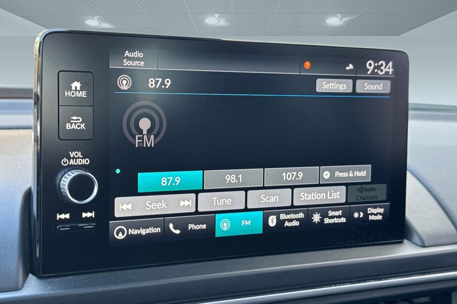 Certified 2025 Honda Pilot Touring image 23