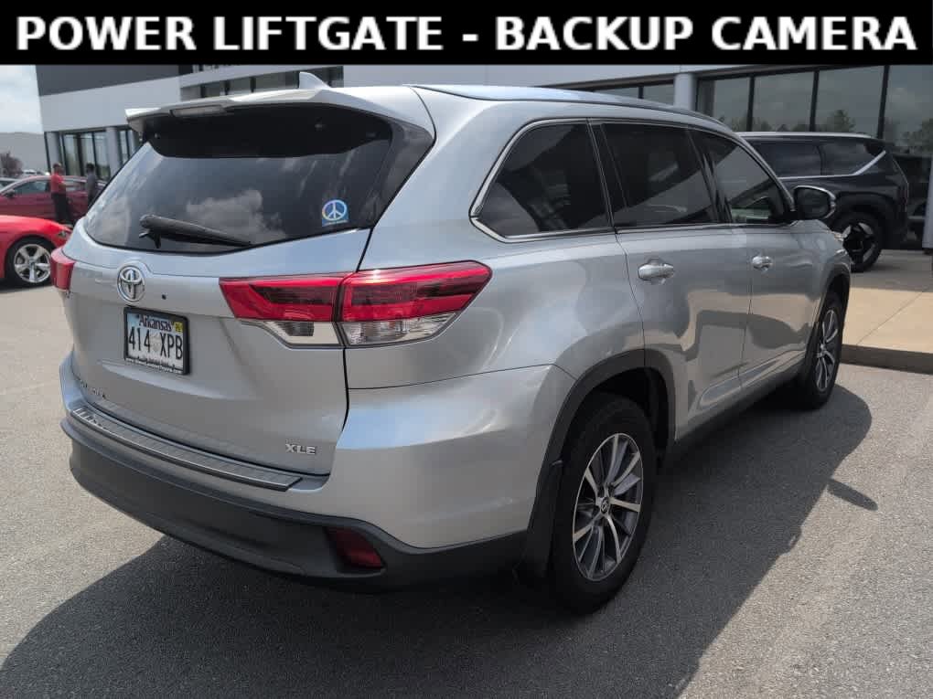 Used 2019 Toyota Highlander XLE image 4