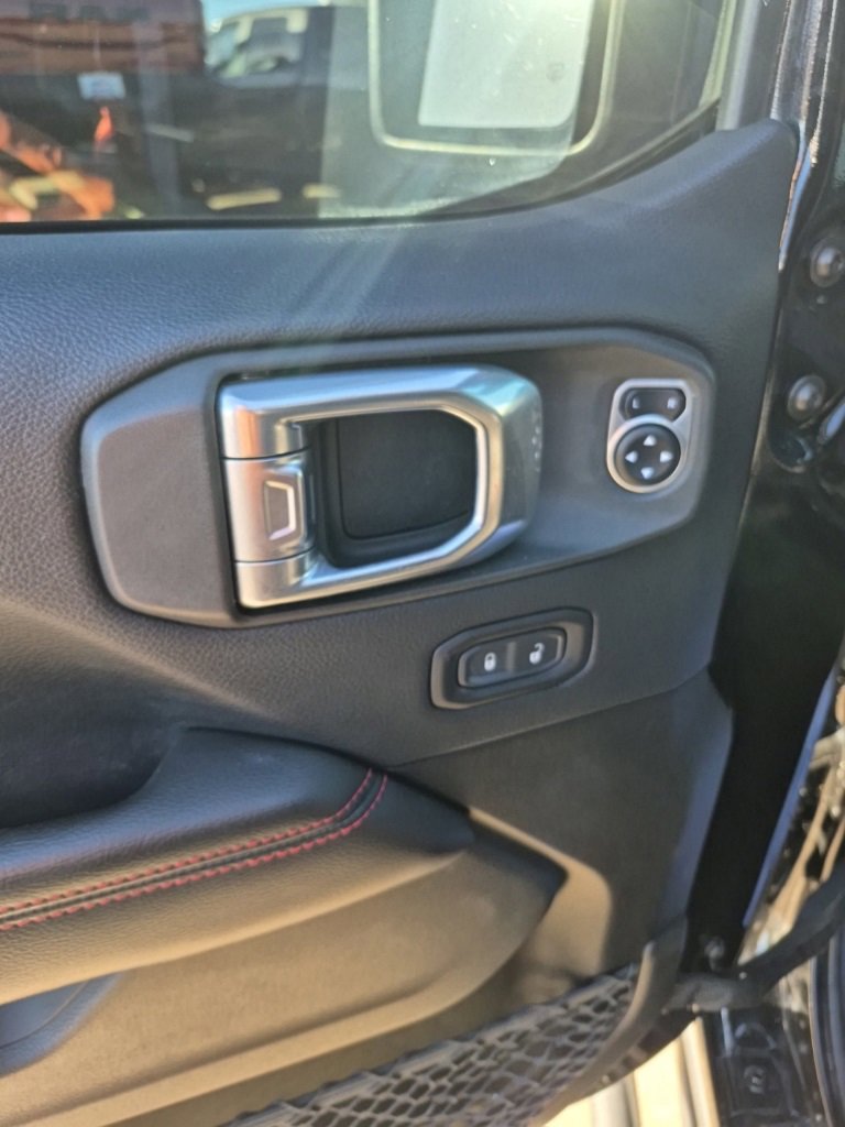 Used 2018 Jeep Wrangler Unlimited Rubicon image 10