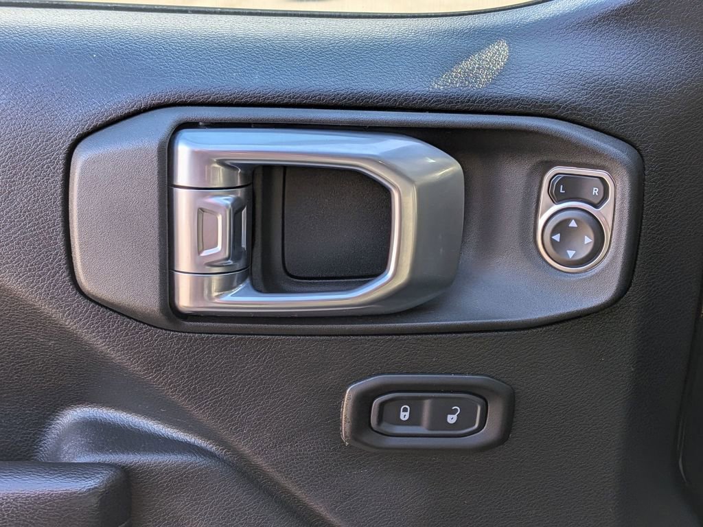 Used 2021 Jeep Wrangler Unlimited Willys image 11