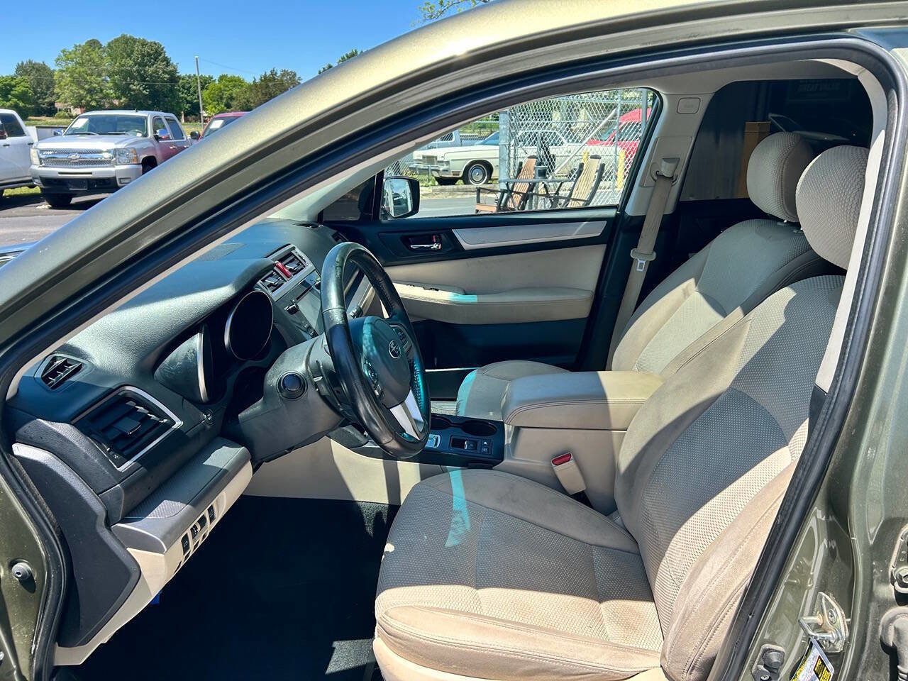 Used 2016 Subaru Outback 2.5i Premium AWD/4WD image 8
