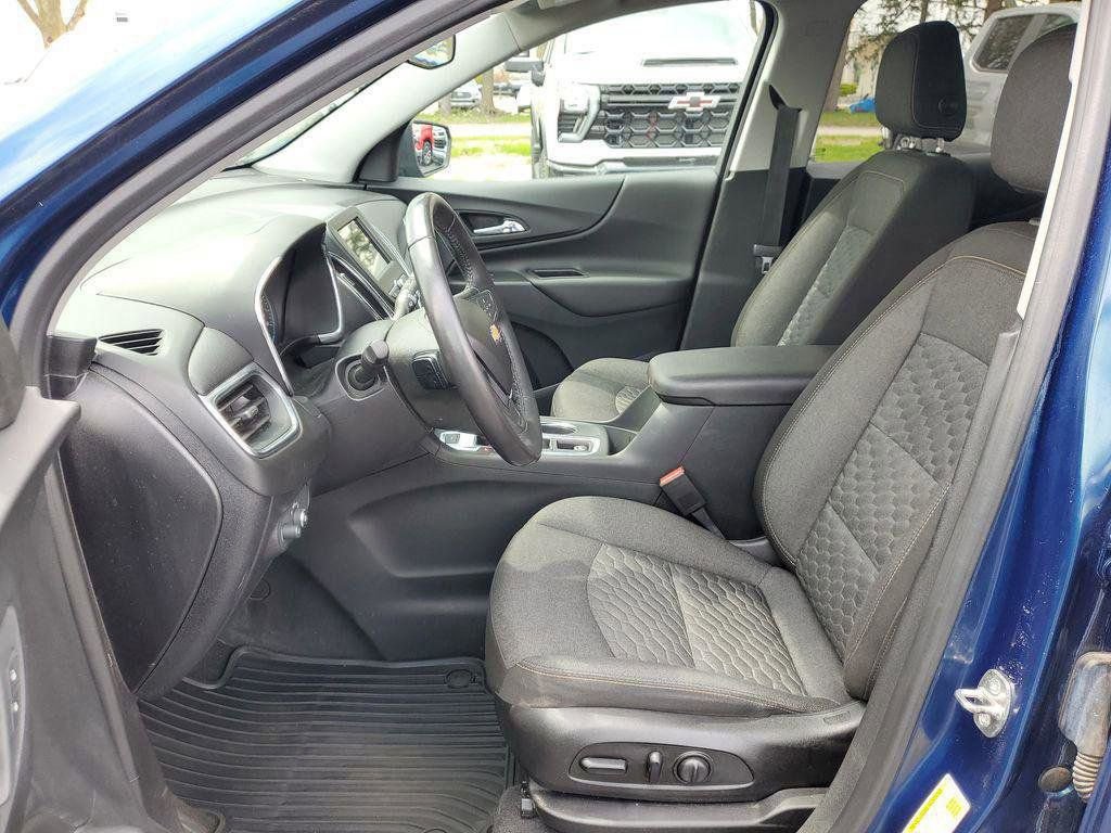 Used 2019 Chevrolet Equinox LT w/ Driver Convenience Package AWD/4WD image 5