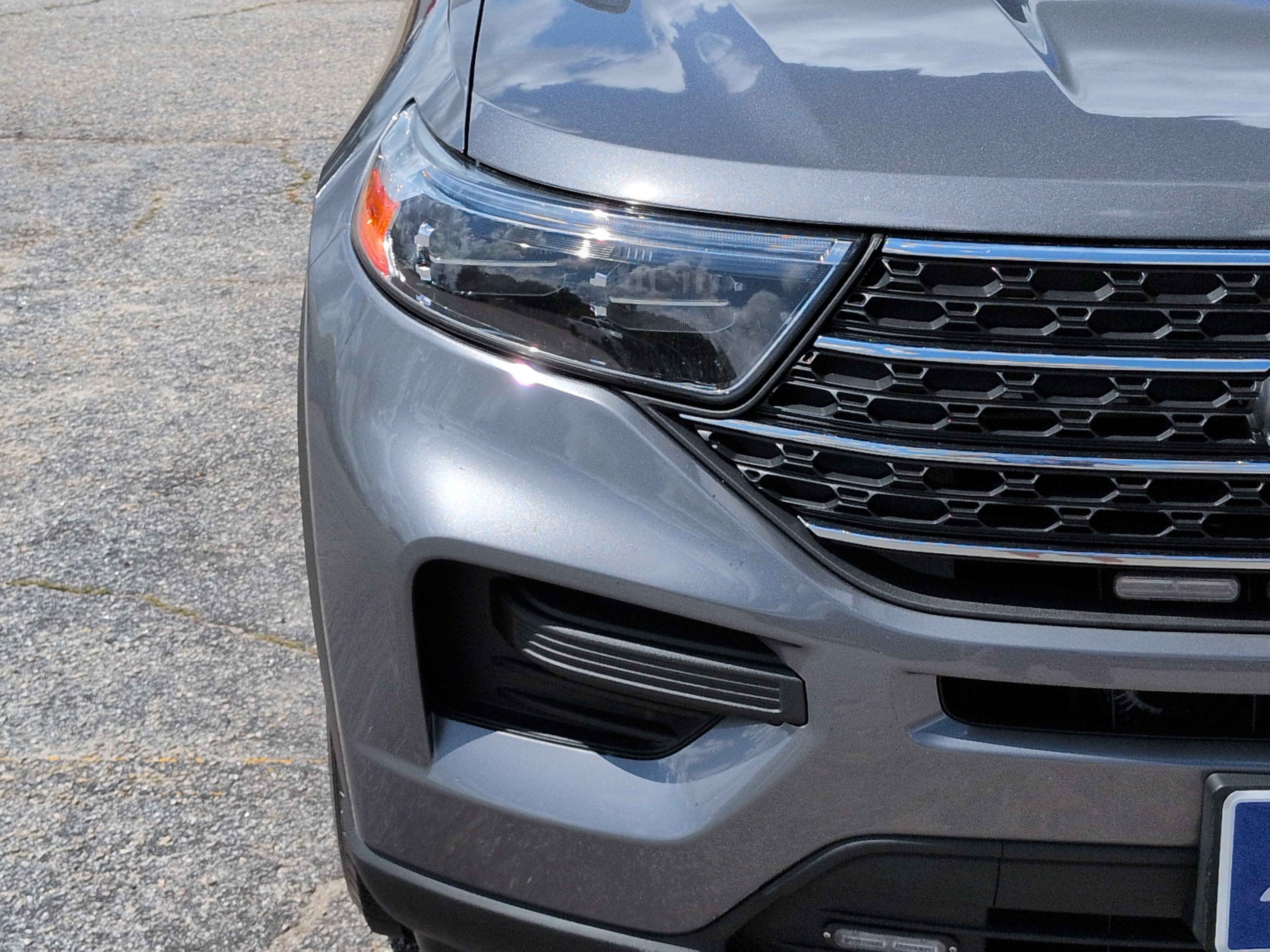 Certified 2022 Ford Explorer XLT RWD image 8