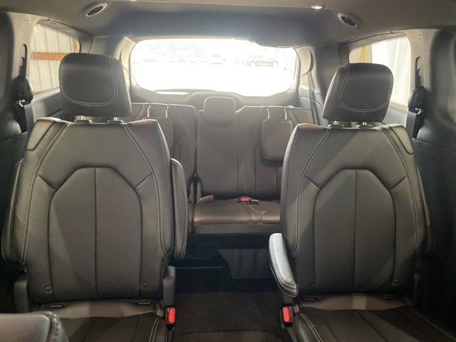 New 2026 Chrysler Pacifica Select image 33