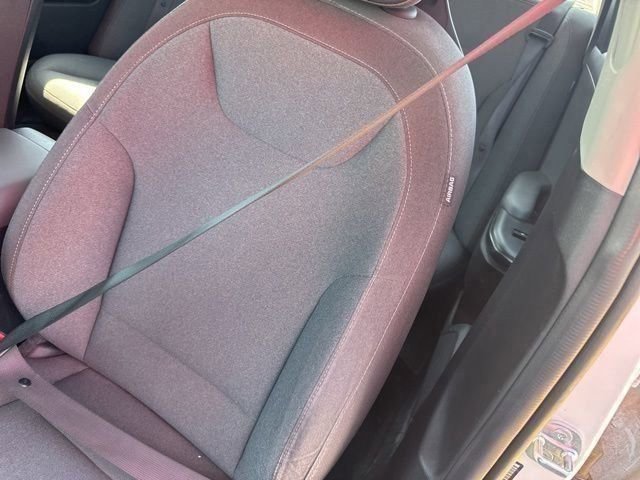 Used 2025 Kia K4 LXS image 10