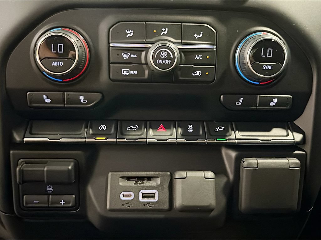 Used 2020 Chevrolet Silverado 1500 LTZ AWD/4WD image 19