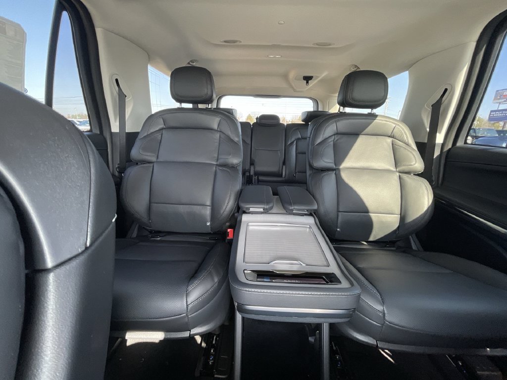 New 2026 Lincoln Navigator L Reserve AWD/4WD image 13