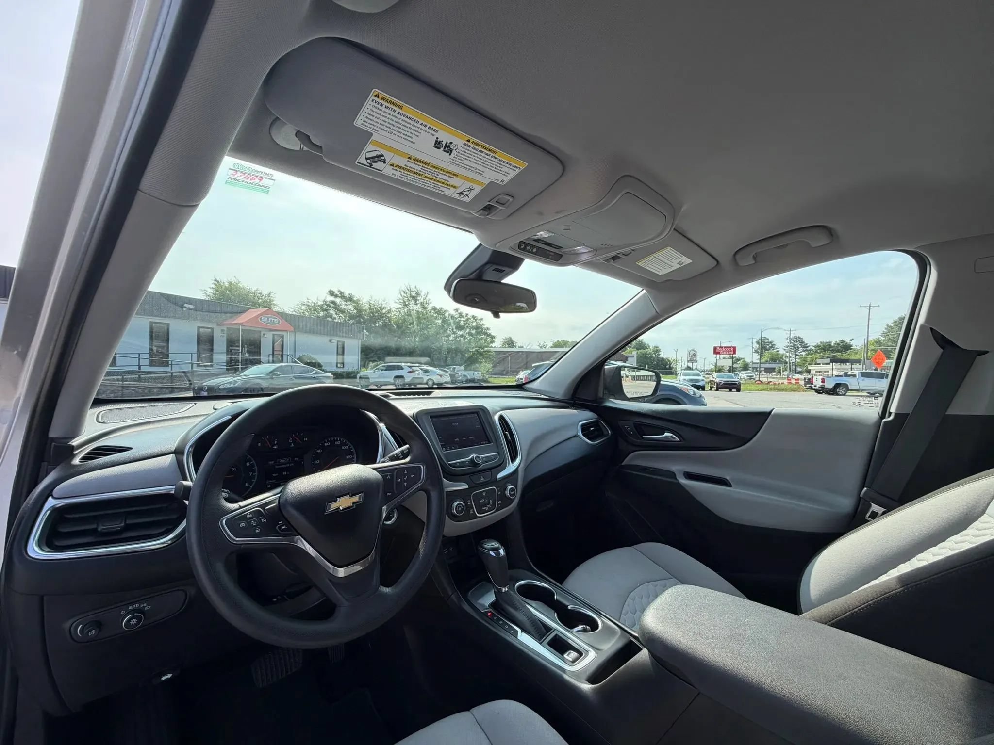 Used 2021 Chevrolet Equinox LS w/ LS Convenience Package FWD image 23