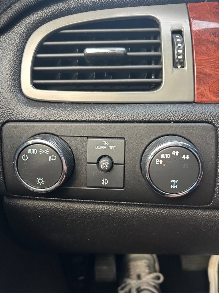 Used 2008 Chevrolet Tahoe LTZ w/ LTZ Preferred Equipment Group image 17