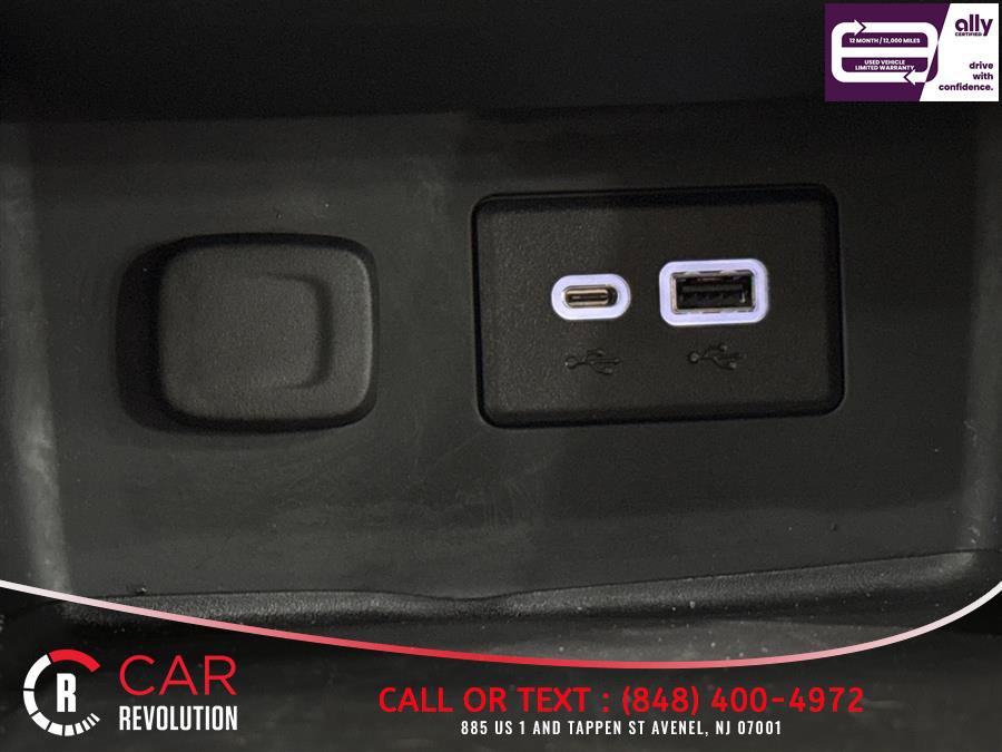 Used 2023 GMC Acadia SLE w/ Driver Convenience Package FWD image 24