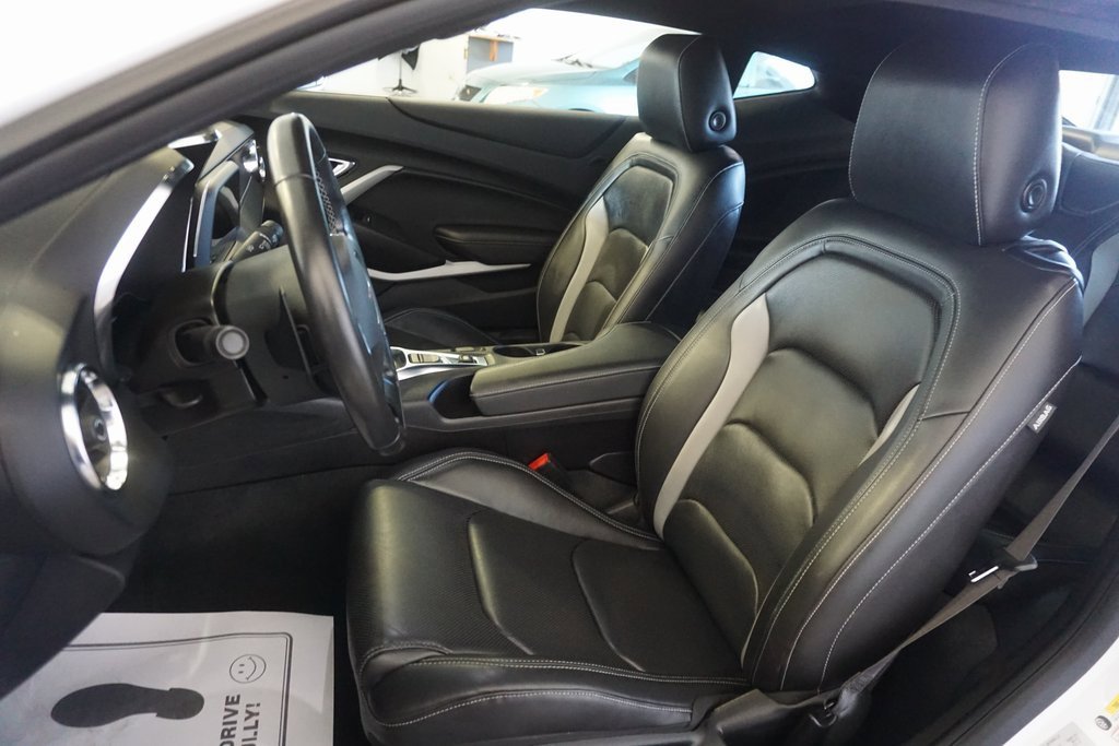 Used 2022 Chevrolet Camaro LT w/ Technology Package image 19