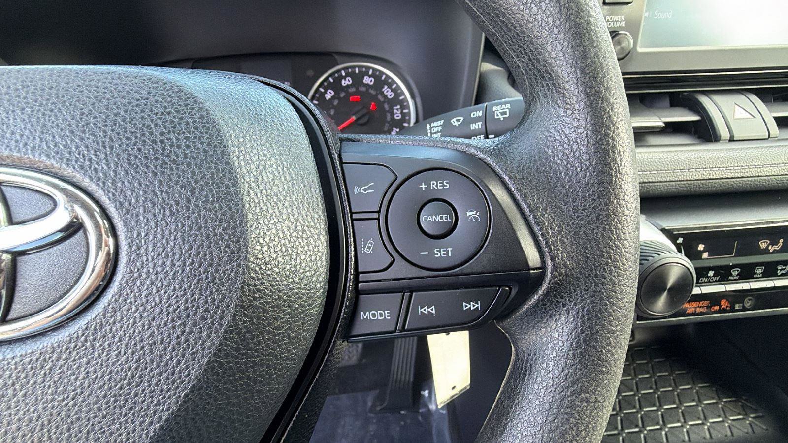 Used 2019 Toyota RAV4 LE image 25