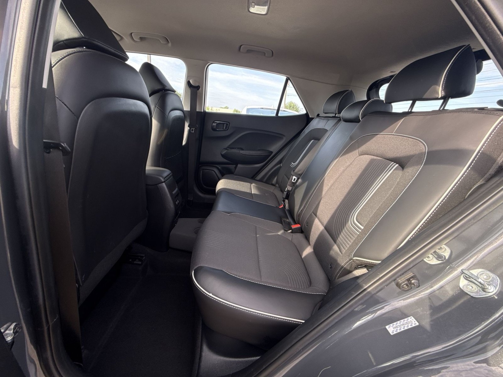Certified 2024 Hyundai Venue Limited FWD image 25